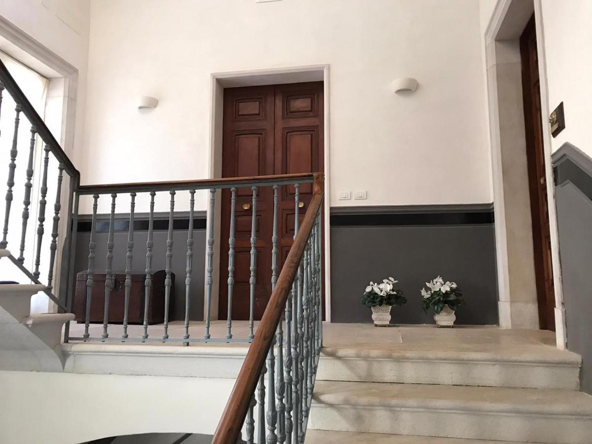 Palazzo Romanelli B&B Trani Luaran gambar