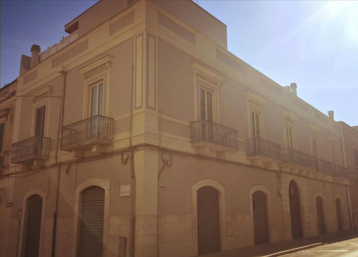 Palazzo Romanelli B&B Trani Luaran gambar