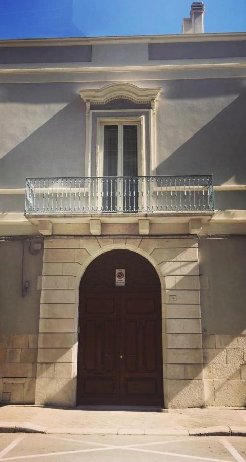 Palazzo Romanelli B&B Trani Luaran gambar